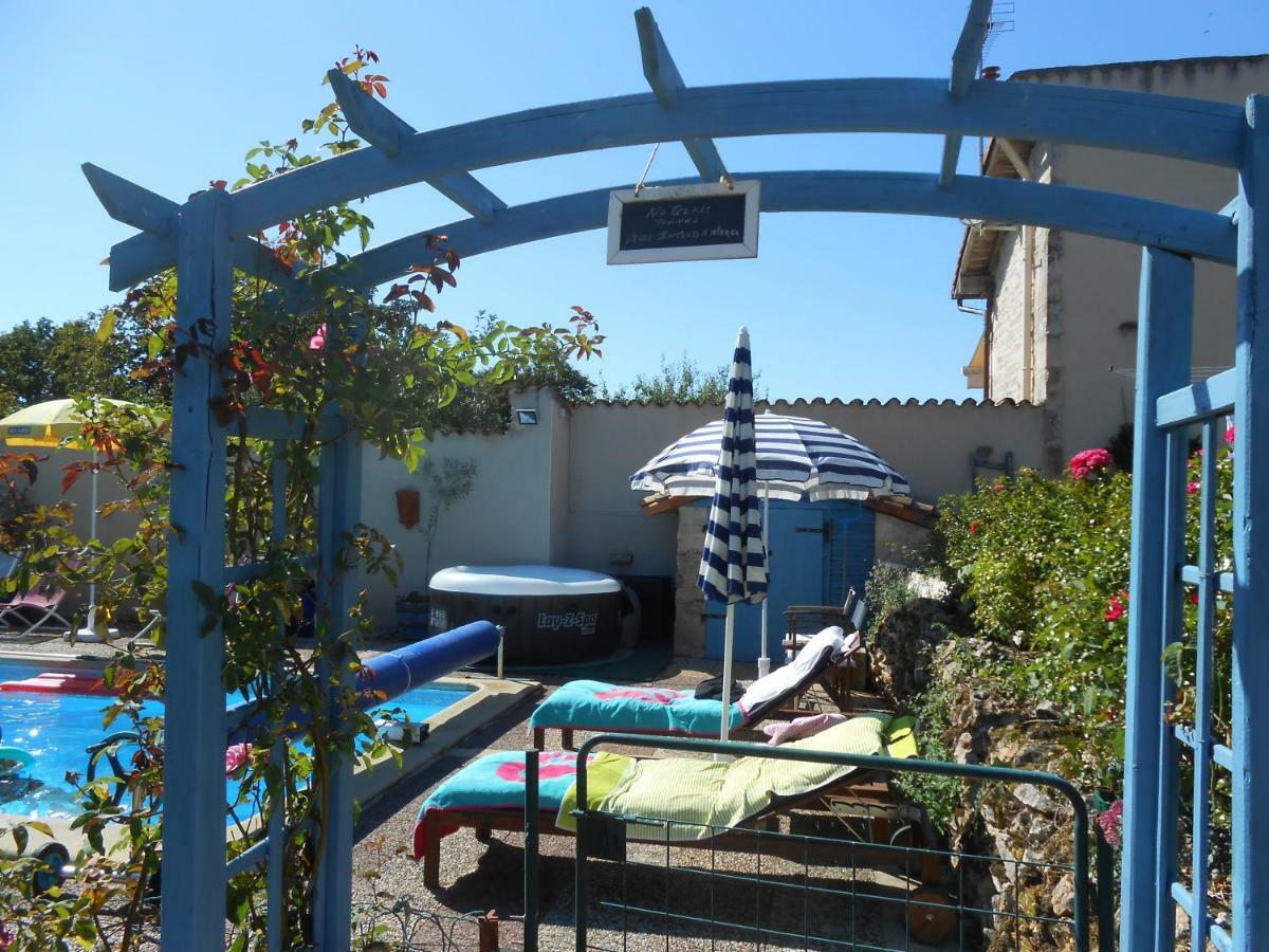 Genouille  Chat Noir Gite Et Chambre D'Hotes المظهر الخارجي الصورة